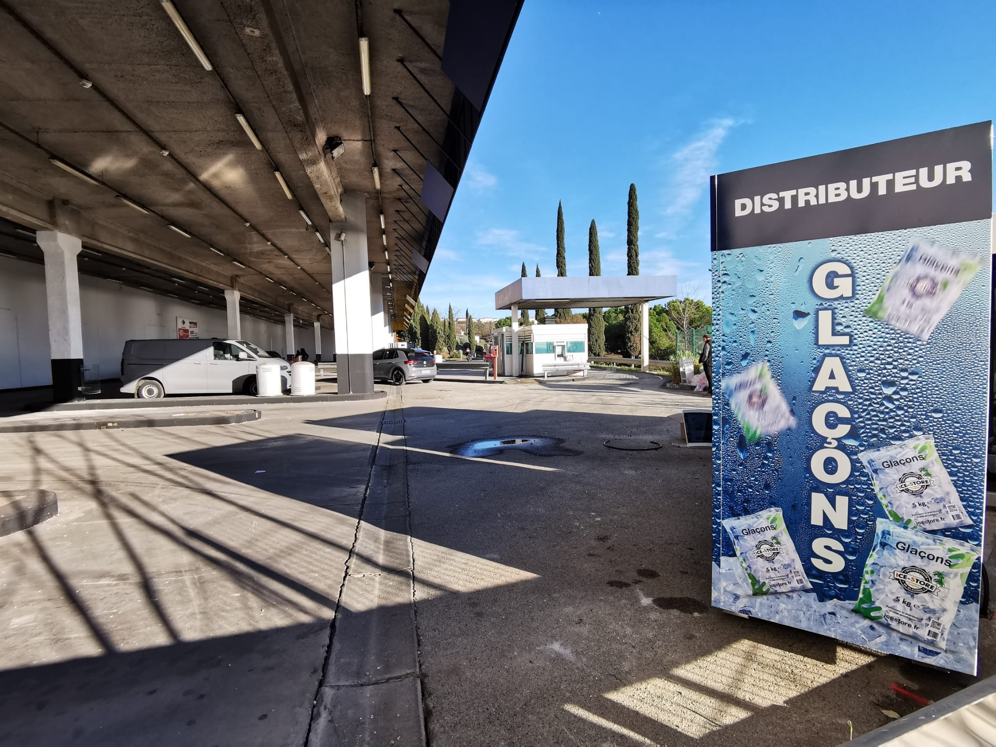 ICE STORE MARSEILLE - CARREFOUR ICE STORE MARSEILLE - CARREFOUR
