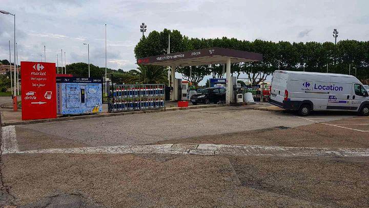 ICE STORE BELLEGARDE - CARREFOUR ICE STORE BELLEGARDE - CARREFOUR