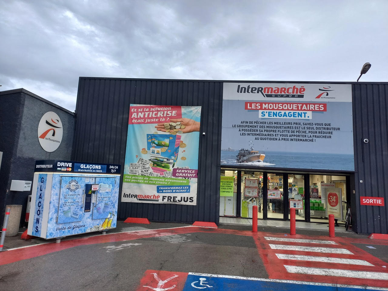 ICE STORE FREJUS - INTERMARCHE ICE STORE FREJUS - INTERMARCHE