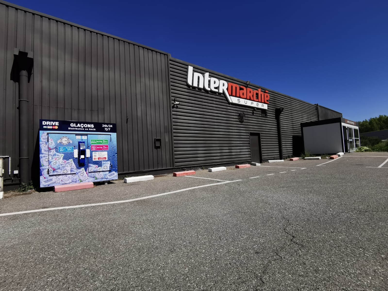 ICE STORE LARAGNE-MONTEGLIN - INTERMARCHE ICE STORE LARAGNE-MONTEGLIN - INTERMARCHE