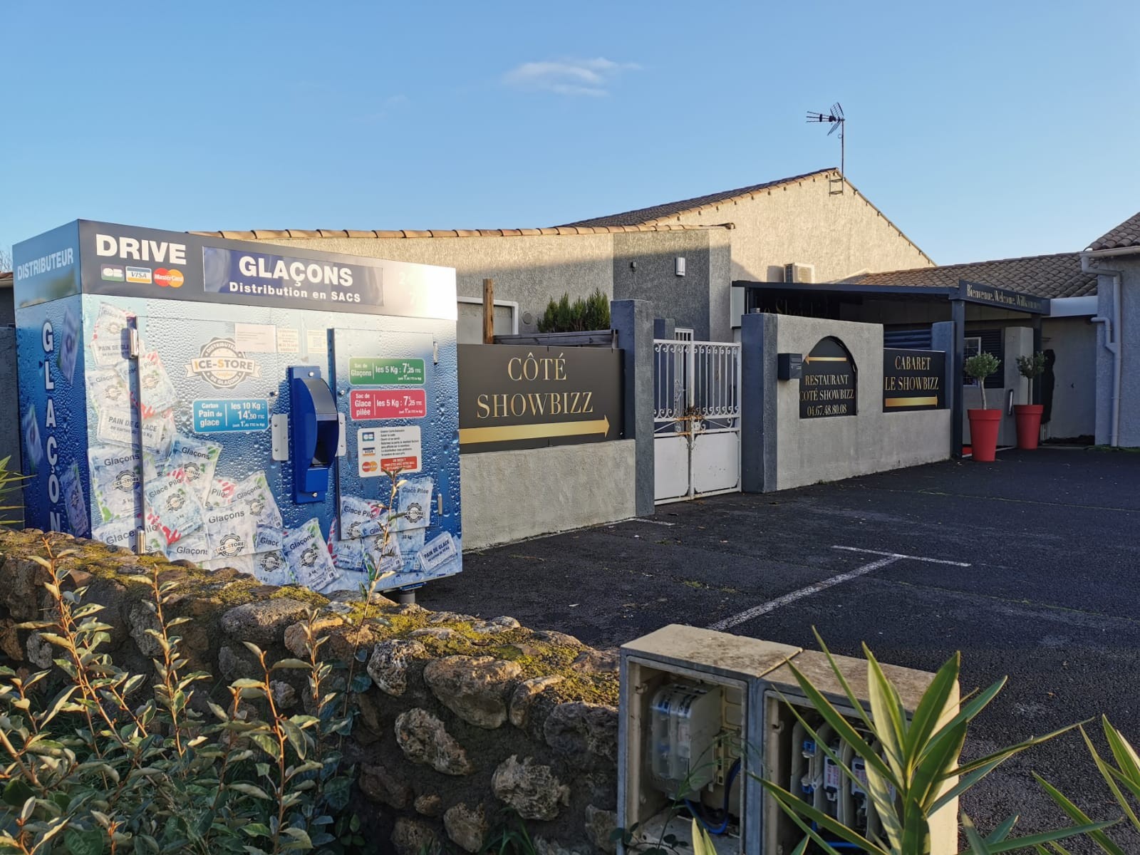 ICE STORE MAGALAS - LE SHOWBIZZ ICE STORE MAGALAS - LE SHOWBIZZ