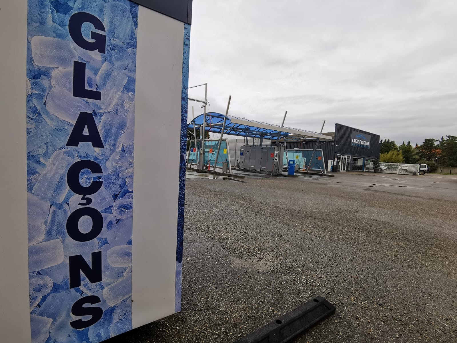 ICE STORE MONTEUX - STATION LAVAGE ICE STORE MONTEUX - STATION LAVAGE
