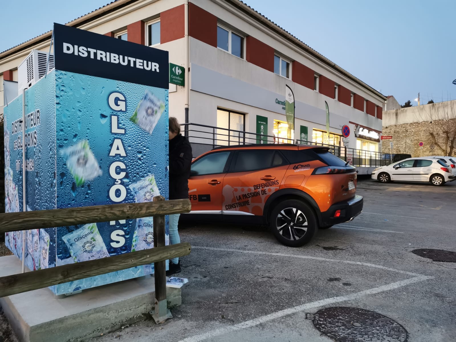 ICE STORE NIMES - CARREFOUR Rtes d'Uzes ICE STORE NIMES - CARREFOUR Rtes d'Uzes