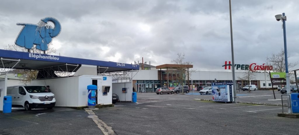 ICE STORE Éléphant Bleu Nemour - Éléphant ICE STORE Éléphant Bleu Nemour - Éléphant