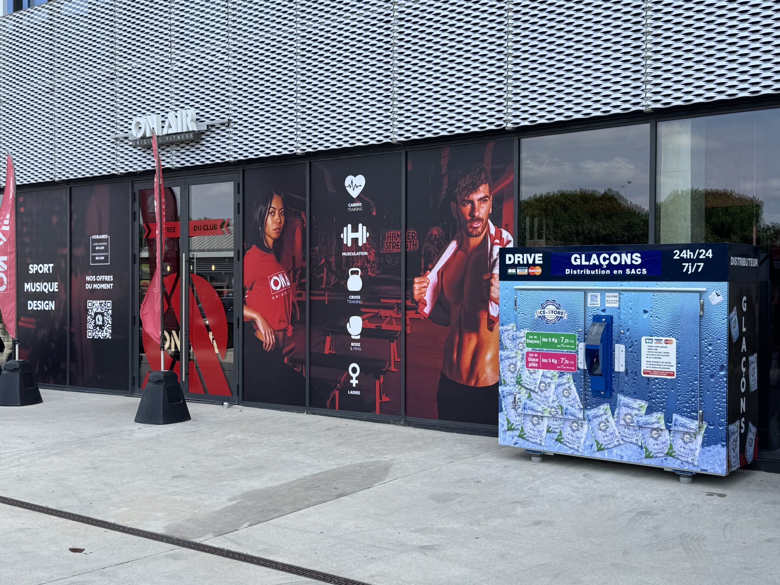 ICE STORE BORDEAUX - ON AIR BASSINS A FLOT ICE STORE BORDEAUX - ON AIR BASSINS A FLOT