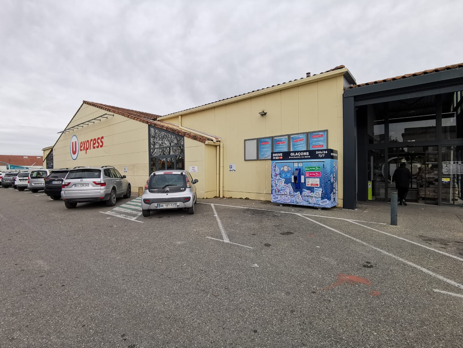 ICE STORE MONTEUX - U ICE STORE MONTEUX - U